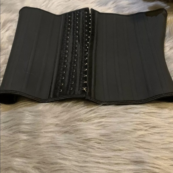 Waist trainer - Picture 3 of 4